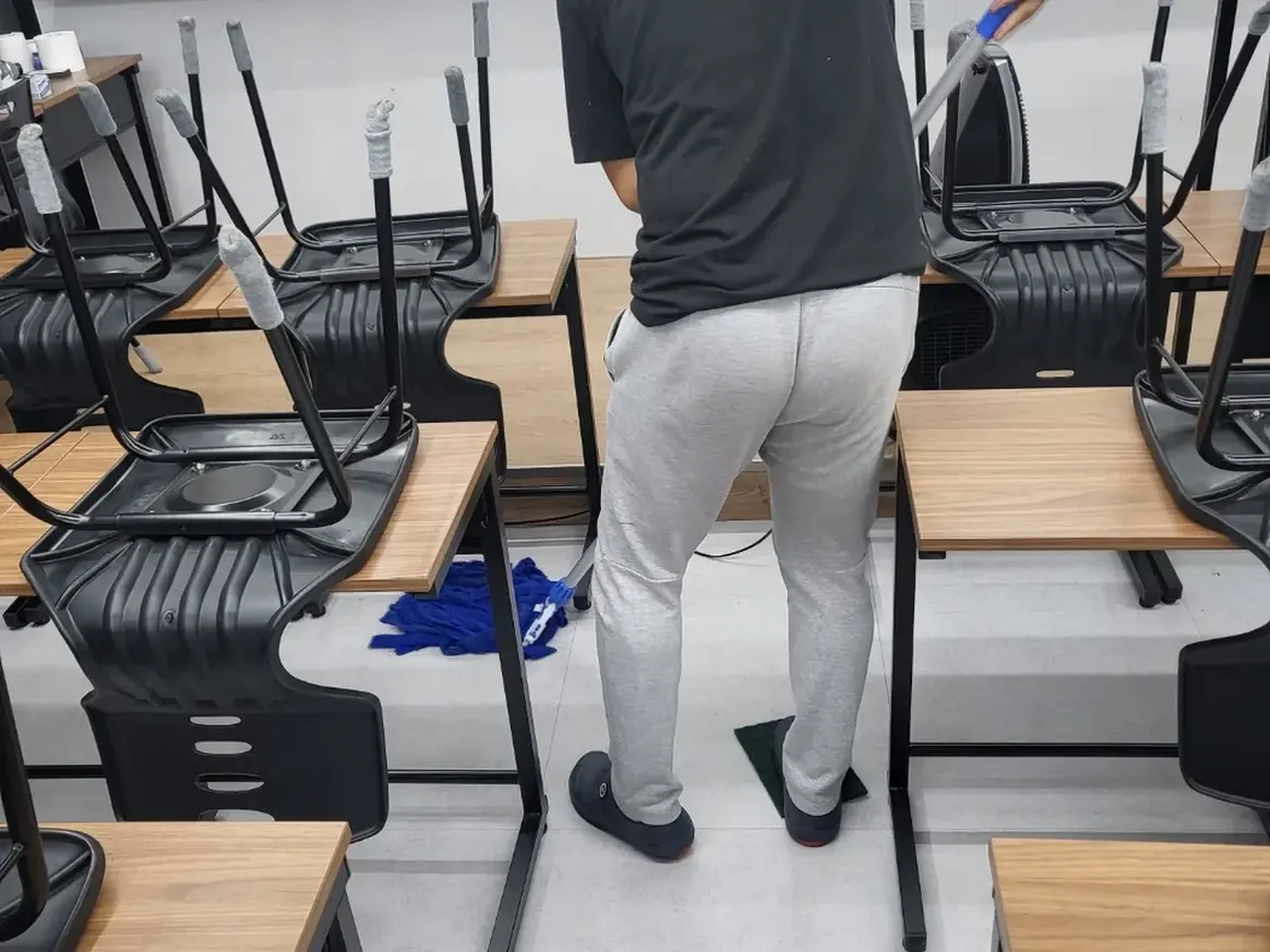 중구 성안동 사업장 로비·응접실 바닥 위생청소 사례 - 행진크린